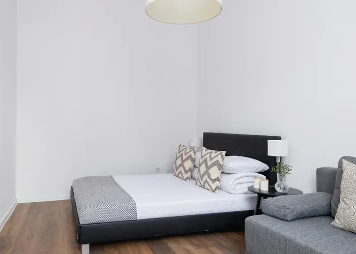 2-Bedroom Apartment - Dluga 65 Street