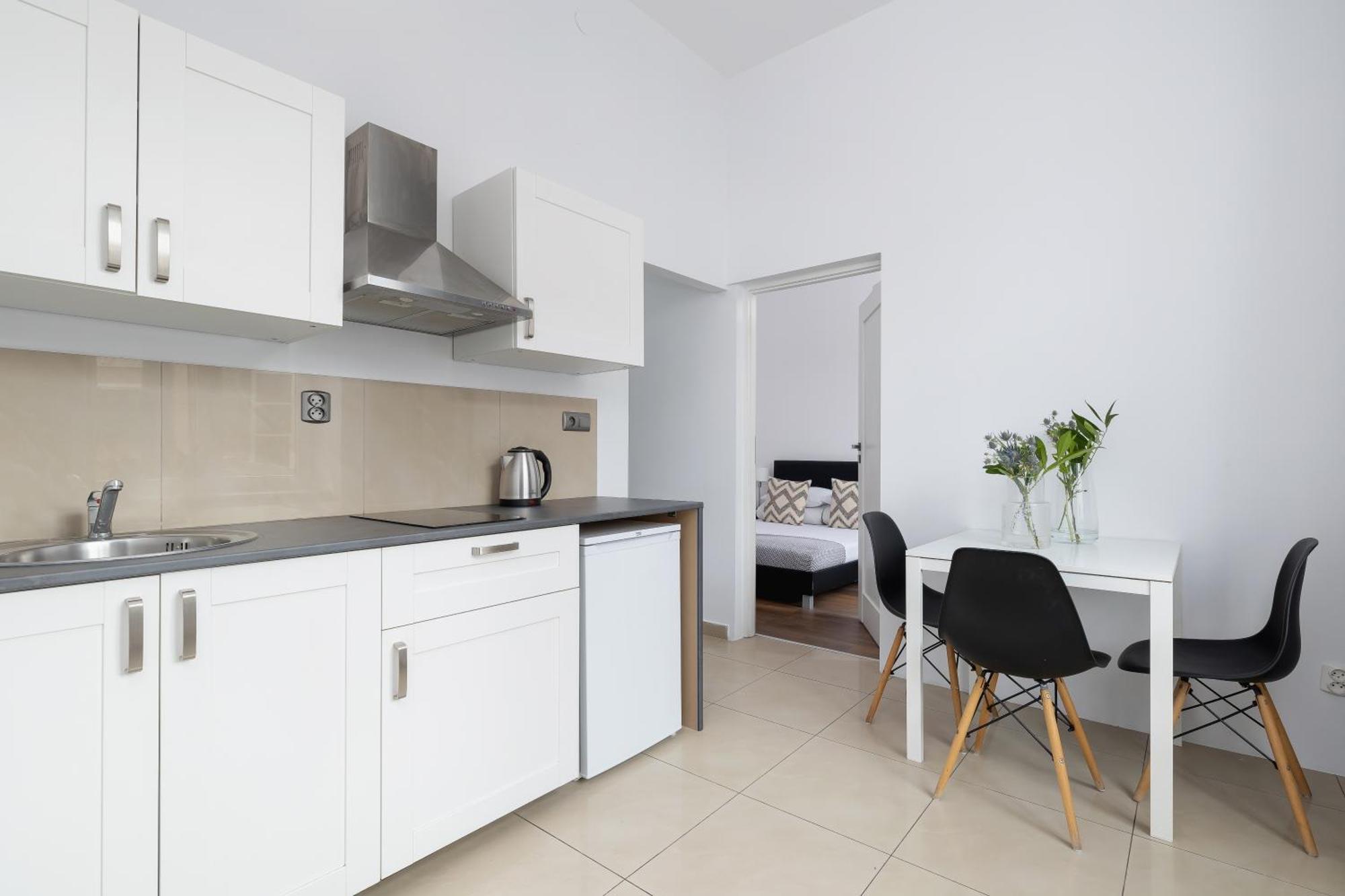 Апартаменти 2-bedroom - Dluga 65 Street Краків